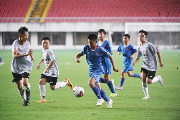 万隆优配 集竞技、文化、旅游于一体，上海湾区杯长三角青少年足球邀请赛不止是一场比赛