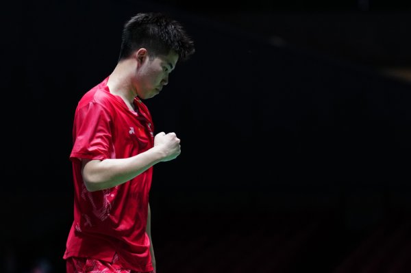 容新策略 爆冷淘汰头号男单昆拉武特，翁泓阳在日本公开赛首轮打出赛季最佳一役