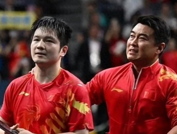 益丰配资 感人! 王皓最关心的还是樊振东, 训练馆向邱党偷偷打探小胖消息